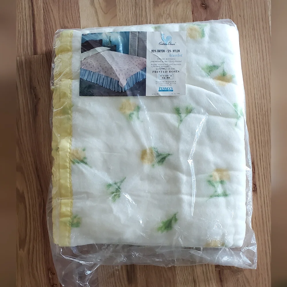 Vintage Golden Dawn Cottagecore Yellow Roses Twin/Double 72